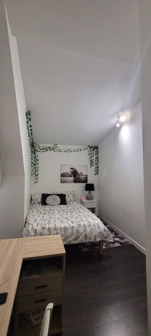 4 Schlafzimmer, Bügeleisen/Bügelbrett, WLAN, Bettwäsche