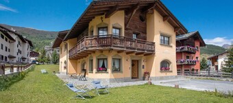 Apartamento 'Valècia' con vistas a la montaña, Wi-Fi y aire acondicionado