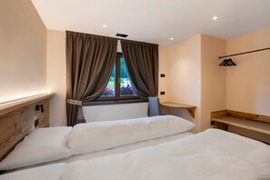 2 bedrooms, WiFi, bed sheets - Apartment 'Valècia' with Mountain View, Wi-Fi and Air Conditioning (Livigno)