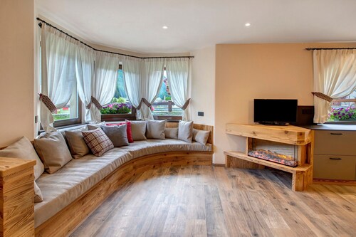 Appartement 'Valècia' mit Bergblick, WLAN und Klimaanlage