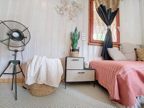 2 chambres, fer et planche à repasser, accès Internet, draps fournis