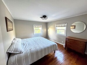 4 chambres, fer et planche à repasser, Wi-Fi gratuit, draps fournis