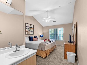 4 habitaciones, tabla de planchar con plancha, cuna de viaje y wifi 