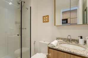 Basic Studio | Bathroom