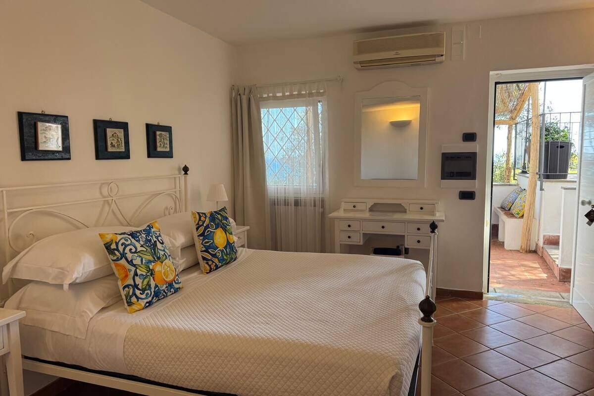 Classic Townhome, Private Pool, Sea View | Free WiFi