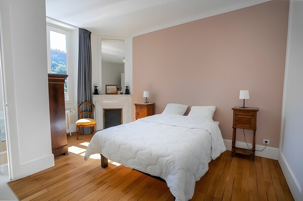 9 bedrooms, WiFi