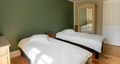 La Demeure Du Tabellion avec Vue sur la Montagne, Balcon et Wi-Fi