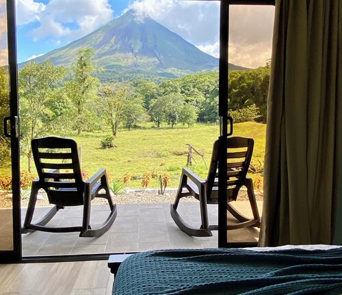 Arenal Dragonfly Private Paradise - Volcano Front Romantic Getaway