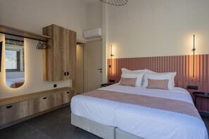 3 chambres, coffres-forts dans les chambres, fer et planche Ă repasser