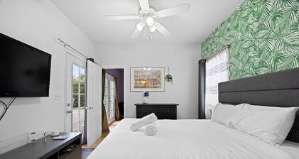 Cozy Backhouse Stay – Sleeps 2 Beverly Hills Adj