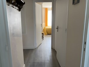 1 室のベッドルーム、アイロン / アイロン台、WiFi