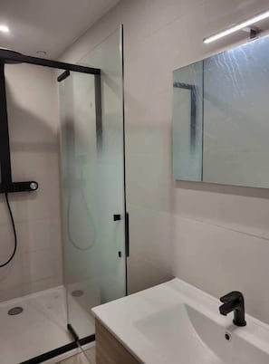 Hair dryer, towels
