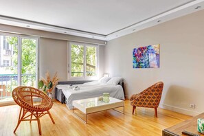 2 bedrooms, iron/ironing board, travel cot, WiFi - BM-Appartement chic avec terrasse - Champs-Elysees (Paris)