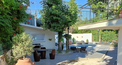 Apartment 'Melograno' with Shared Pool, Wi-Fi and Air Conditioning