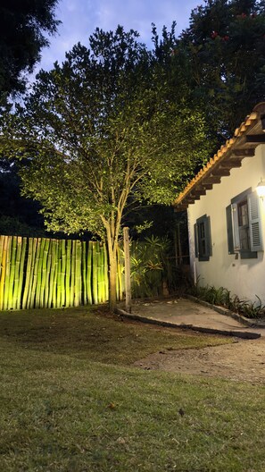 Property grounds - Cozy little house, perfect for you! Best neighborhood in Itaipava (Itaipava)