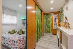 4 bedrooms, WiFi, bed sheets