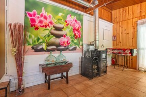 Interior - Chalet 'Cortijo Luz De La Sierra' with Mountain Views, Private Pool and Wi-Fi (Dúdar)