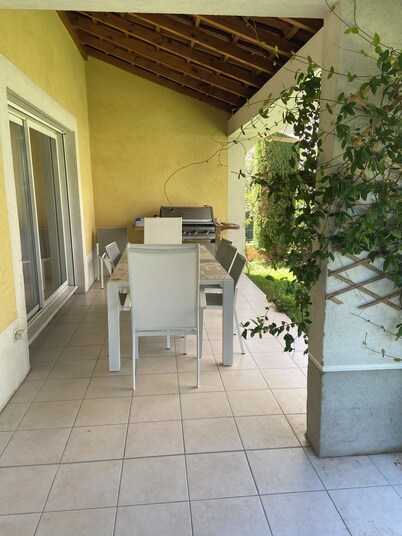 Cannes Bright house with mezzanine in residence near Croix des Gardes