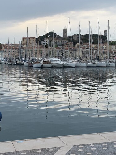 Cannes Bright house with mezzanine in residence near Croix des Gardes