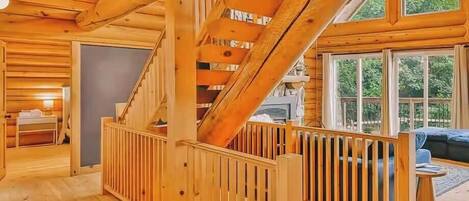 TV, peis, fotballspill og stereoanlegg