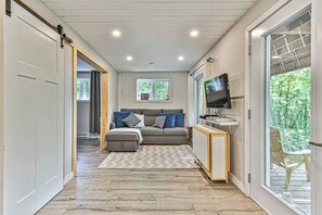 TV, fireplace, DVD player, table football