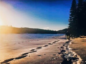 サンラウンジャー、ビーチタオル