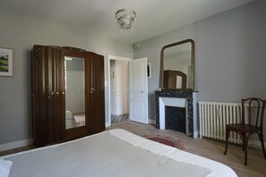 3 bedrooms, iron/ironing board, WiFi