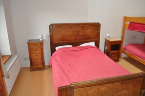 1 bedroom, iron/ironing board, WiFi, bed sheets
