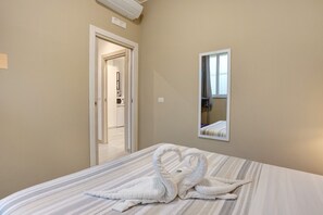 1 bedroom, WiFi, bed sheets - Quadruple Room with Wi-Fi and Air Conditioning (Milano)