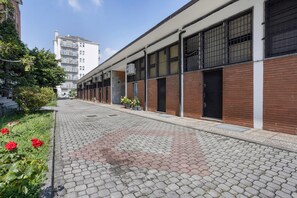 Exterior - Room 'Tripla' with Wi-Fi and Air Conditioning (Milano)