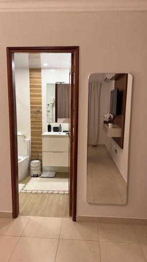 Hair dryer, towels, soap, toilet paper - Cozy and Beautiful, 3 Bedroom Apartment Home (Santo Domingo)