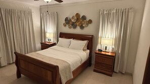 3 bedrooms, desk, iron/ironing board, free WiFi