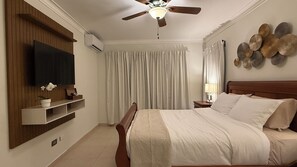 3 bedrooms, desk, iron/ironing board, free WiFi