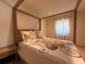 3 bedrooms, WiFi, bed sheets