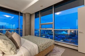 2 chambres, bureau, fer et planche à repasser, lit parapluie