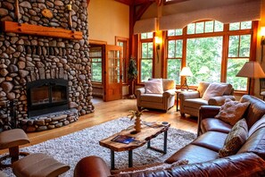 Smart-TV, peis og bøker