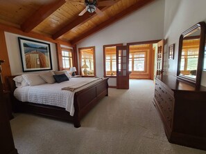 3 habitaciones, escritorio, tabla de planchar con plancha y wifi gratis 