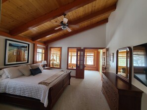 3 bedrooms, desk, iron/ironing board, free WiFi