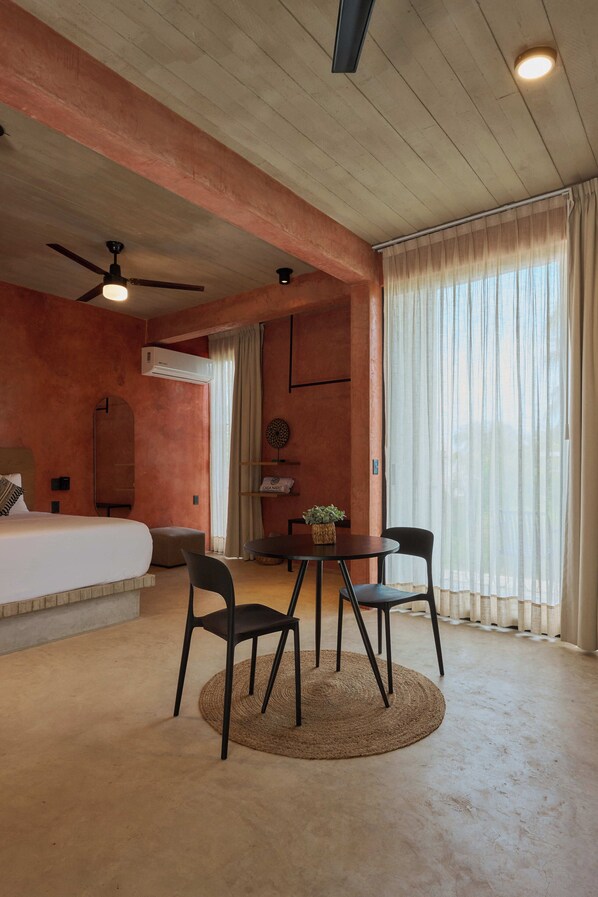 Deluxe Apartment, 1 King Bed | In-room safe, blackout drapes, WiFi (free), bed sheets