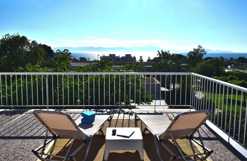Stunning Seaview Apartment