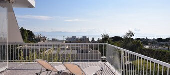 Stunning Seaview Apartment