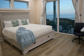 4 bedrooms, desk, free WiFi, bed sheets
