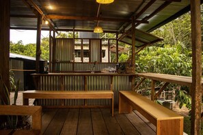 Outdoor dining - Bed & Breakfast (La Macarena)