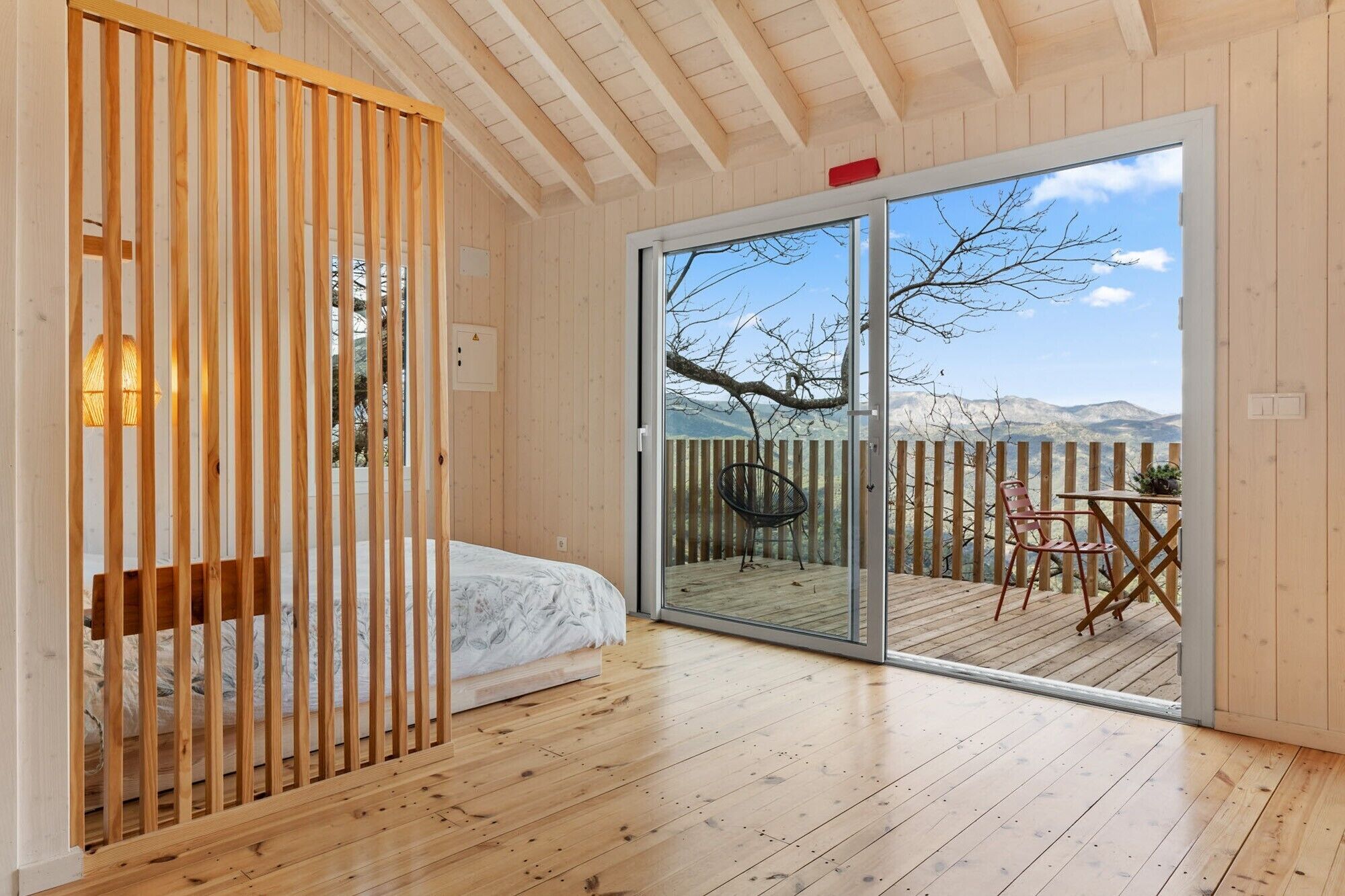 1 bedroom, bed sheets