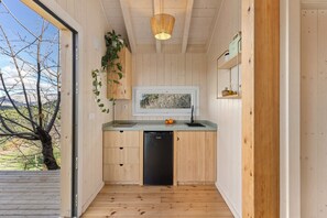 Fridge, stovetop, coffee/tea maker, toaster