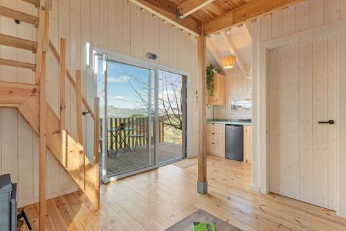 Cabin 'Oropéndola' with Mountain View, Shared Pool and Private Terrace