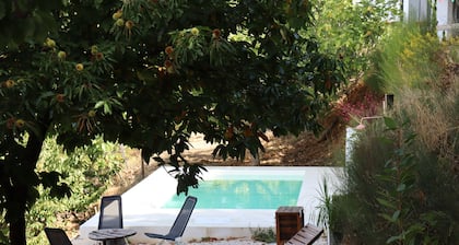 Cabane 'Oropéndola' avec vue sur la montagne, piscine partagée et terrasse privée