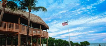 Snappers - King Room w/ Ocean View Wifi