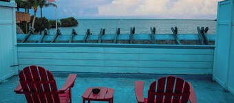 Snappers - King Room w/ Ocean View Wifi