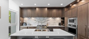 gyro beach escape resort